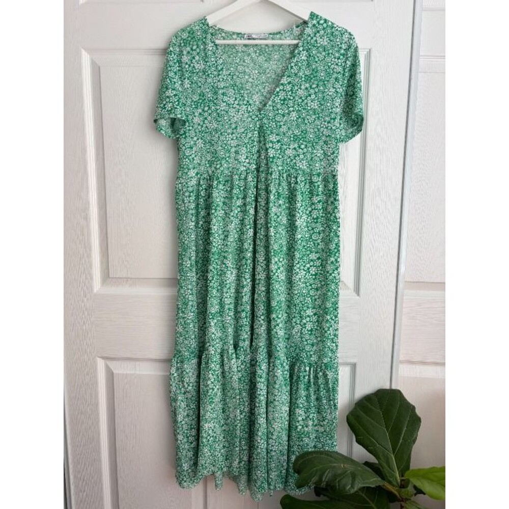 ZARA Size S - Green Floral Print Midi Dress Short Sleeves & Tiered Skirt